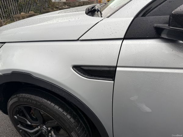 Land Rover Discovery Sport 2016 384569813