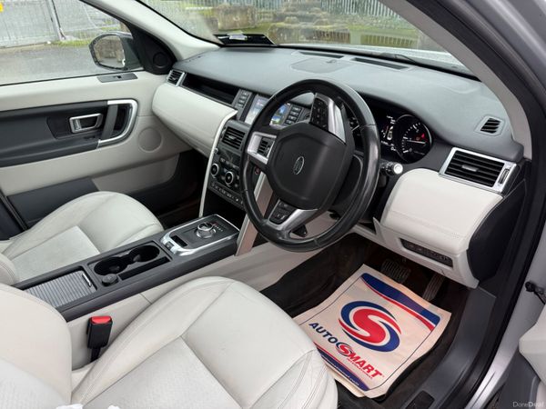 Land Rover Discovery Sport 2016 384569815