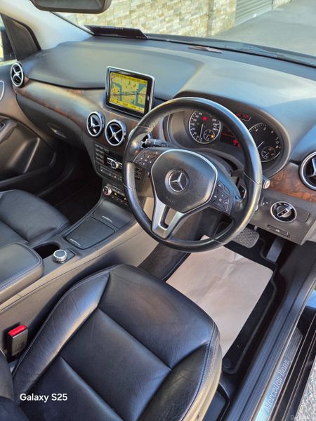 Mercedes B 180 AMG SPEC 384570353