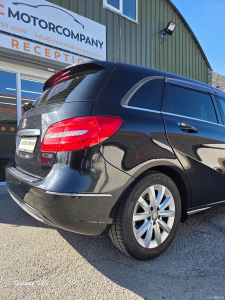 Mercedes B 180 AMG SPEC 384570355