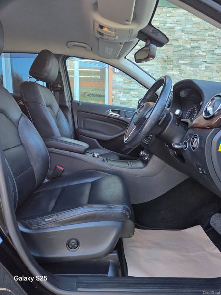 Mercedes B 180 AMG SPEC 384570367