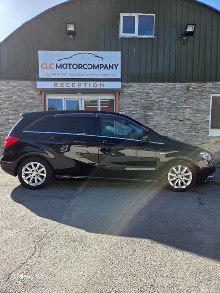 Mercedes B 180 AMG SPEC 384570333