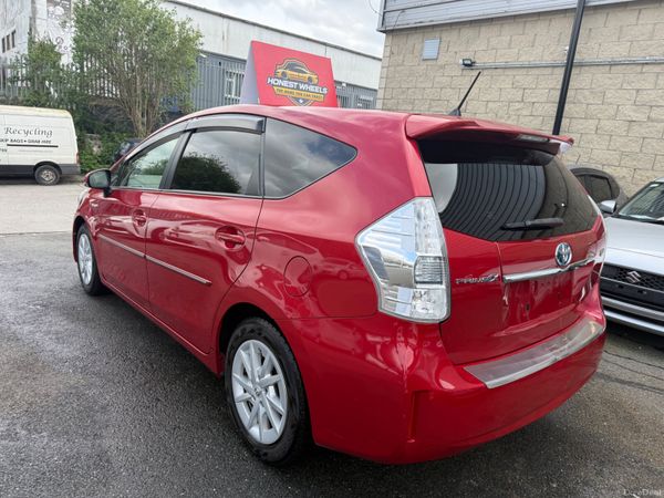 2012 Toyota Prius Alpha 7 Seater 1.8 Hybrid 384597943