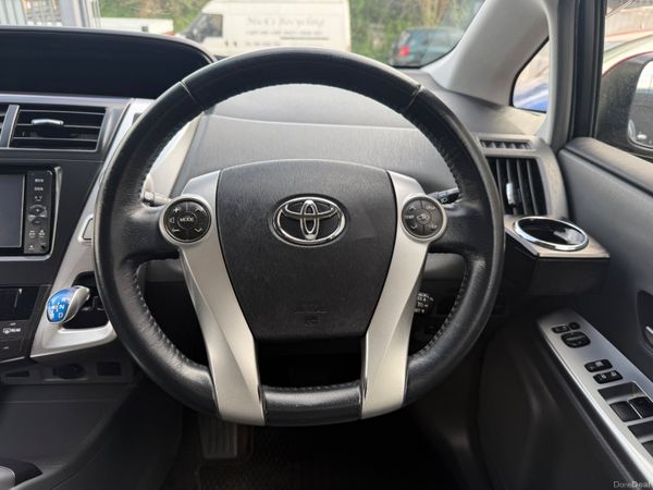 2012 Toyota Prius Alpha 7 Seater 1.8 Hybrid 384597945