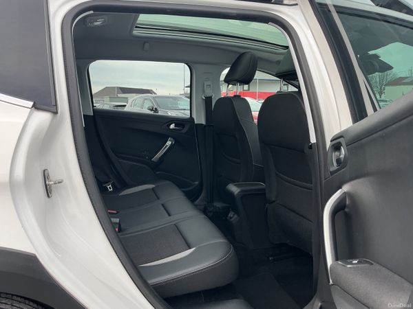 PEUGEOT 2008 1.2 PETROL 62,000 KMS PANORAMIC ROOF 384509417