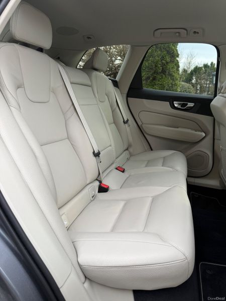 Stunning 211 Volvo XC60! 384512889