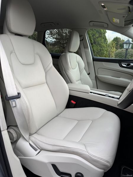 Stunning 211 Volvo XC60! 384512899