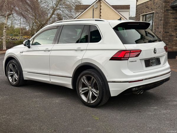 *40,000 kms* Immaculate 191 VW Tiguan R-Line Auto! 384513005