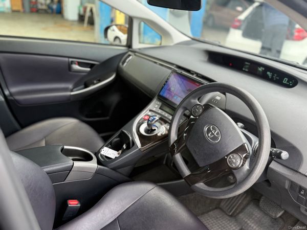 2014 Toyota Prius Hybrid Automatic 384525263