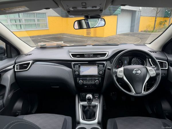 Nissan Qashqai 1.2 Petrol Pan Roof 384525753