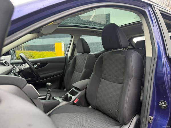 Nissan Qashqai 1.2 Petrol Pan Roof 384525757