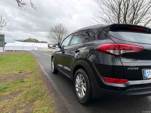 Hyundai Tucson 2017 Executive only 77000 KM 384534173