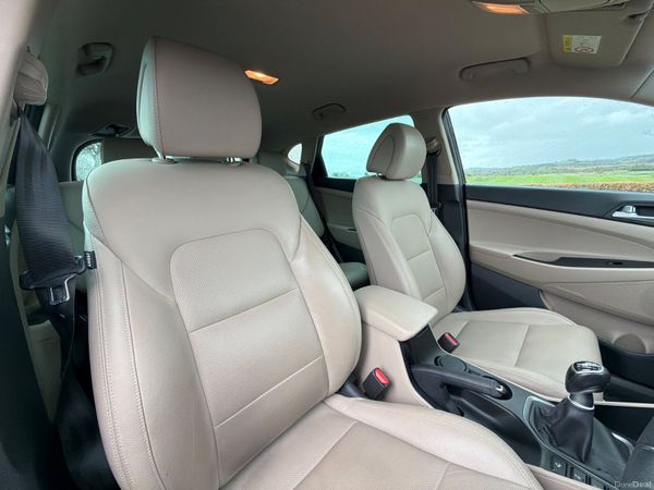 Hyundai Tucson 2017 Executive only 77000 KM 384534241