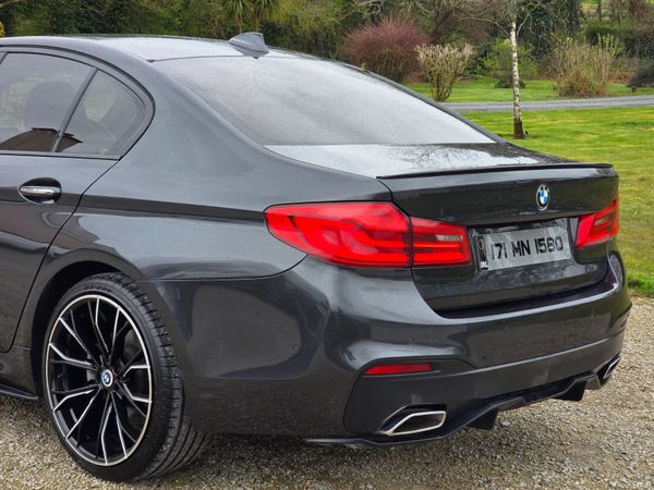 BMW 5-Series 2017 384535947