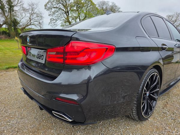 BMW 5-Series 2017 384535951