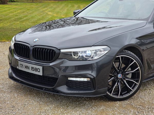 BMW 5-Series 2017 384535939