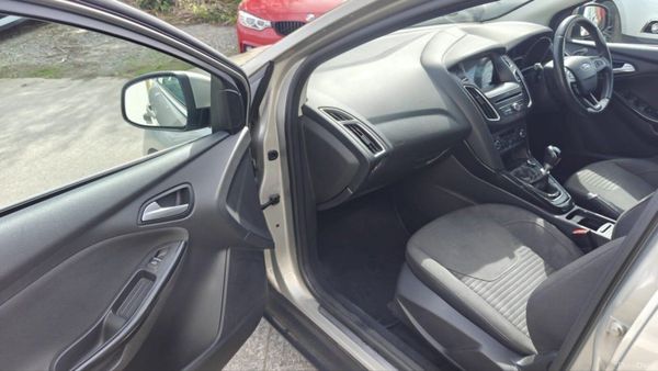 Ford Focus 1.5 TDCi 95PS Titanium 384657287
