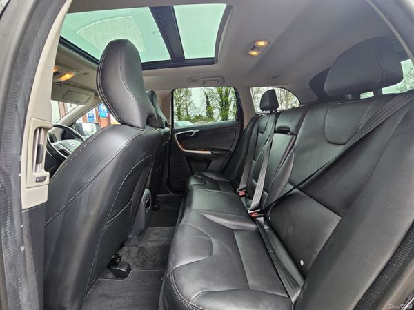 VOLVO XC60 SE LUX D4 AUTO 384664503