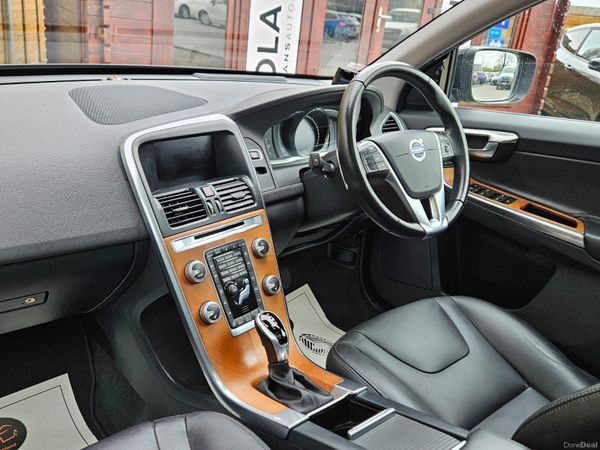 VOLVO XC60 SE LUX D4 AUTO 384664517