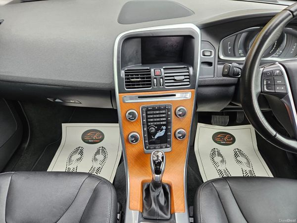 VOLVO XC60 SE LUX D4 AUTO 384664521