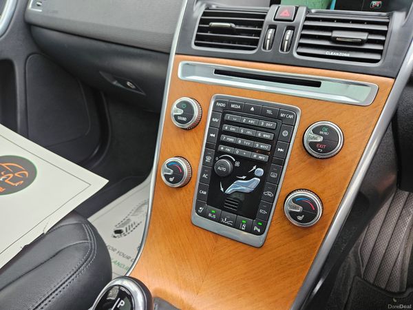 VOLVO XC60 SE LUX D4 AUTO 384664525