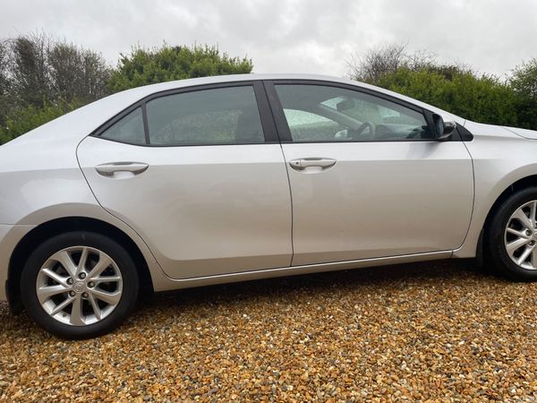 Toyota Corolla 2015 1.4 Diesel D4D 384689673