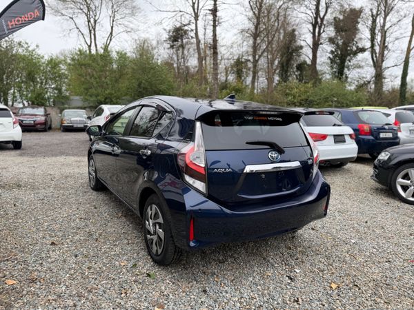 Toyota aqua 2019 384694375