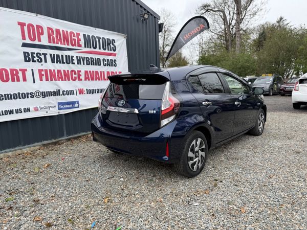 Toyota aqua 2019 384694383