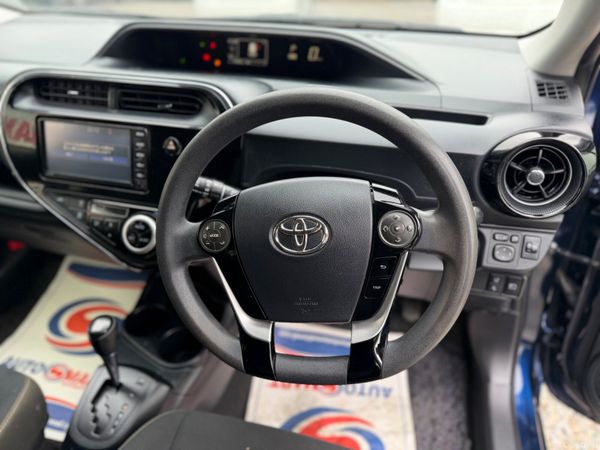 Toyota aqua 2019 384694389