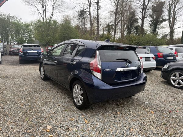 Toyota Auqa 2016 384698343