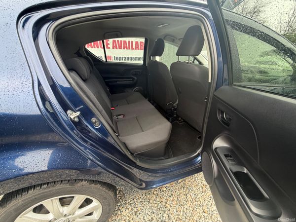 Toyota Auqa 2016 384698353