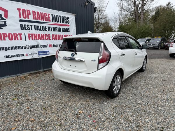 Toyota aqua 2016 384698457