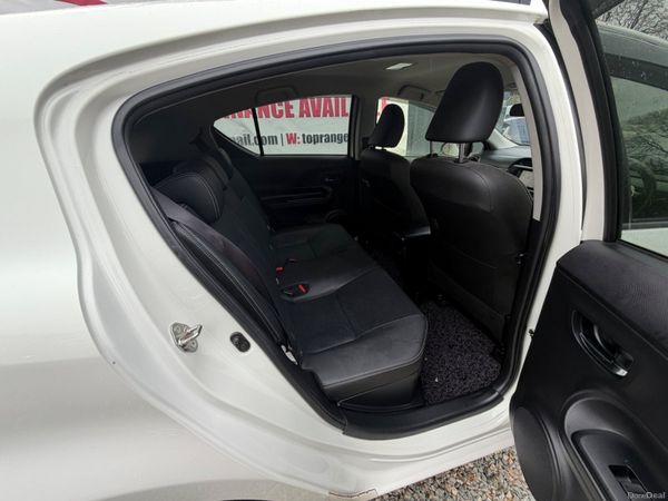 Toyota aqua 2016 384698459