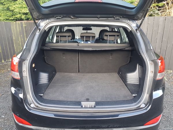 HYUNDAI IX35.. LOW KM...NCT PASS TODAY 384603891