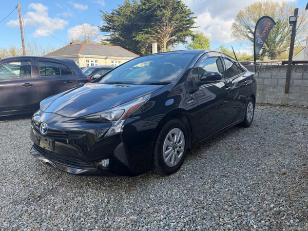 Toyota Prius 2018 384607273