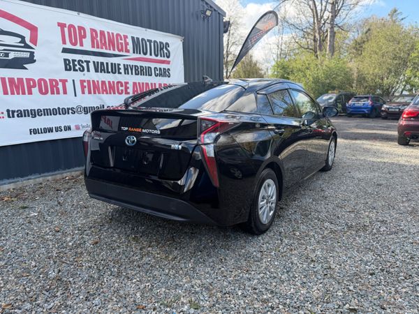 Toyota Prius 2018 384607351