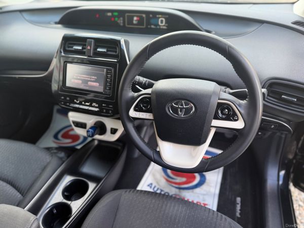 Toyota Prius 2018 384607363