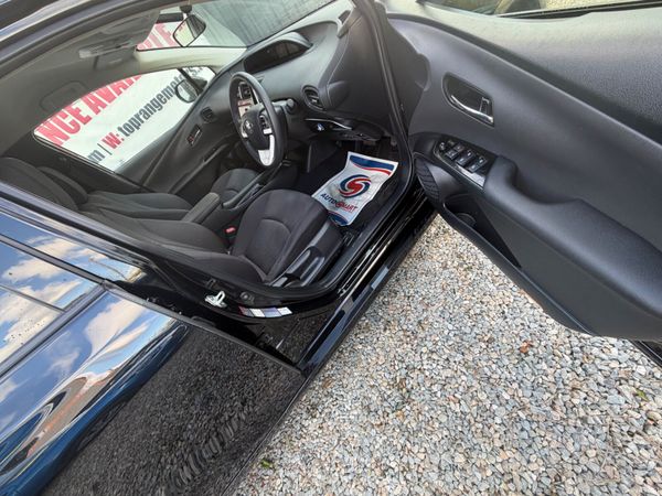 Toyota Prius 2018 384607365