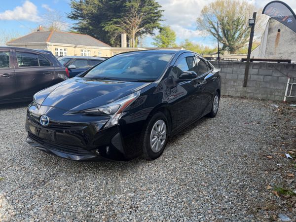 Toyota Prius 2018 384607319