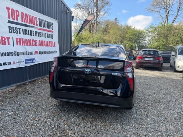 Toyota Prius 2018 384607321