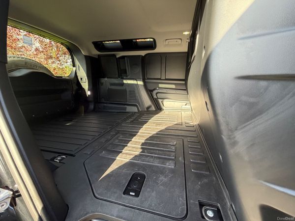 Land Rover Defender 3 Seat Warranty until 10/28 384607837