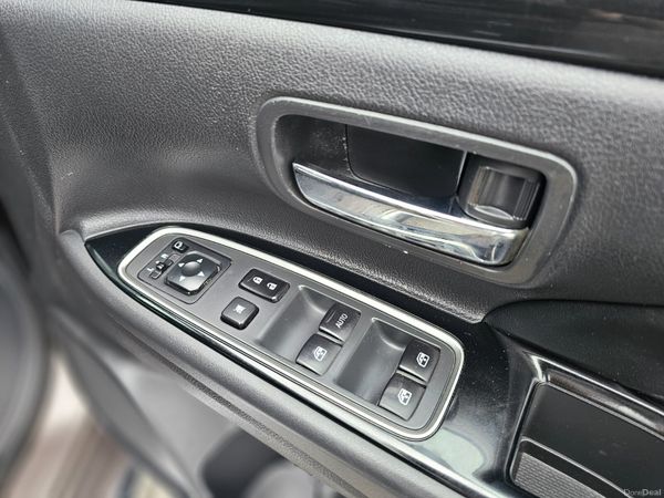 MITSUBISHI OUTLANDER PHEV // NCT AND TAX 384608225