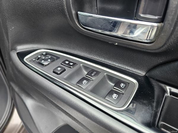 MITSUBISHI OUTLANDER PHEV // NCT AND TAX 384608227