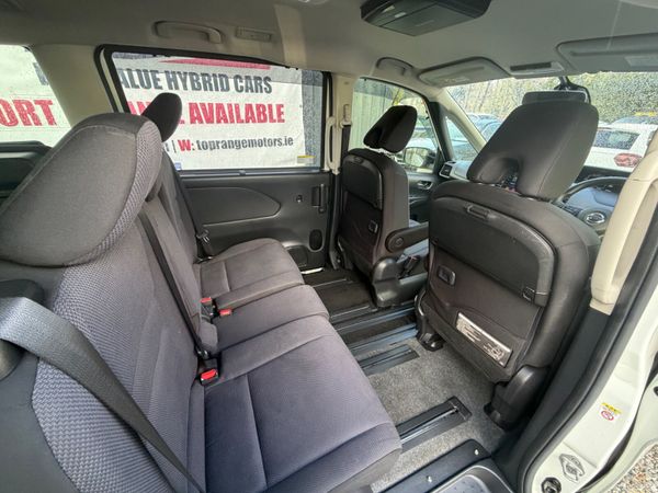 Nissan Serena 2017 384609397