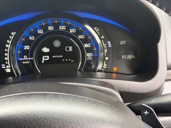 Suzuki Swift 2015 384610243