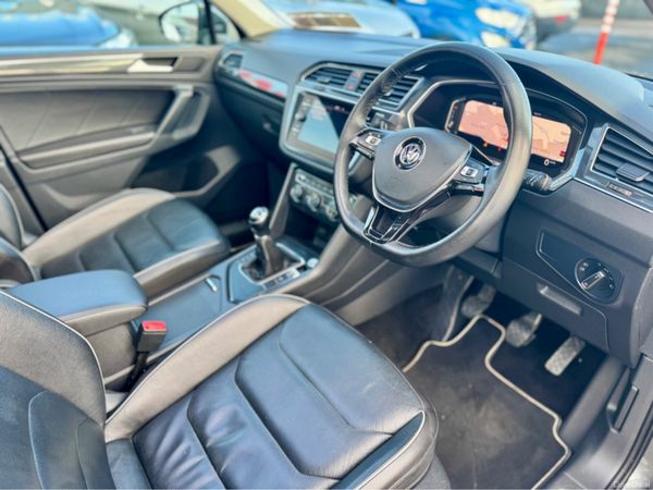 Volkswagen Tiguan R-LINE 2.0 Pan Roof | Timing Bel 384615401