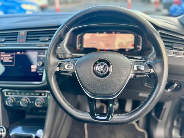 Volkswagen Tiguan R-LINE 2.0 Pan Roof | Timing Bel 384615417