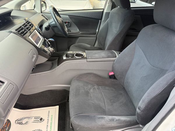 2013 Toyota Prius Alpha 7 Seater 1.8 Hybrid 384616843