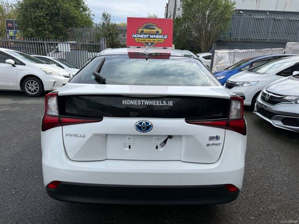 2021 Toyota Prius 1.8 Hybrid Automatic 384616899