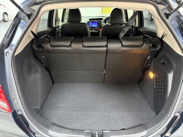 2018 Honda Fit 1.5 Hybrid Auto,Top Specs 384761287